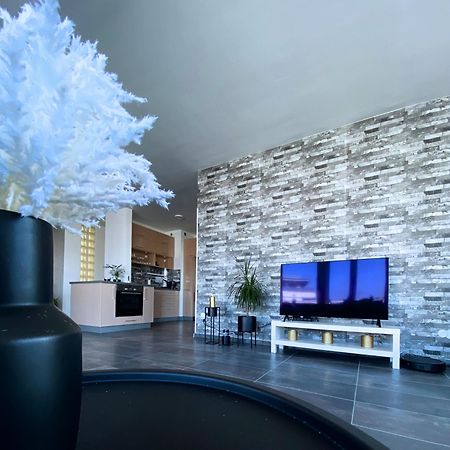 Ferienwohnung Highrise Horizon Penthouse Budapest Exterior foto